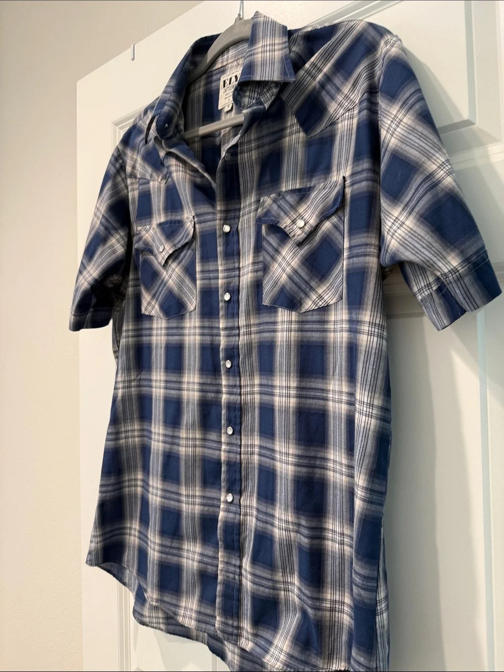 Men’s pearl snap western shirt